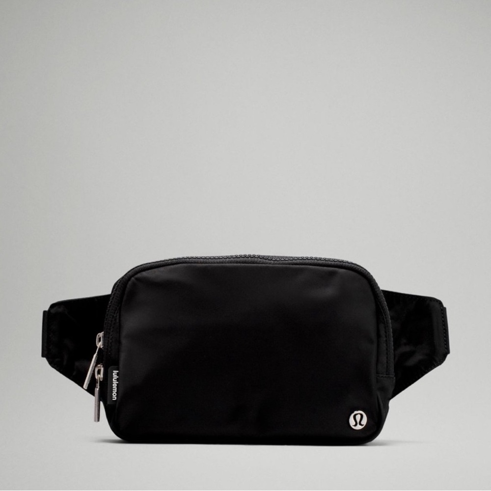 NWT lululemon athletica Black Belt Bag 2L
